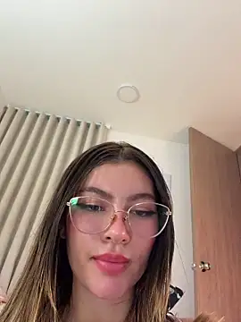 Your_Honeey's Webcam Show