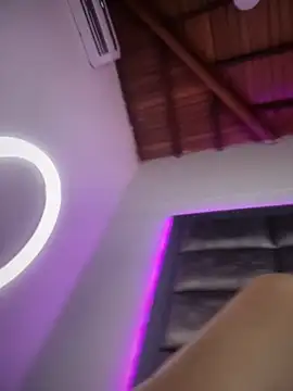 Ashly_Miller Adlı Modelin Canlı XXX Sohbeti