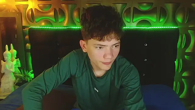 cruz_dante Adlı Modelin Canlı XXX Sohbeti