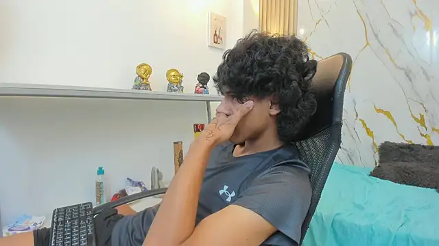 Zayn_Fox32 Webcam Show