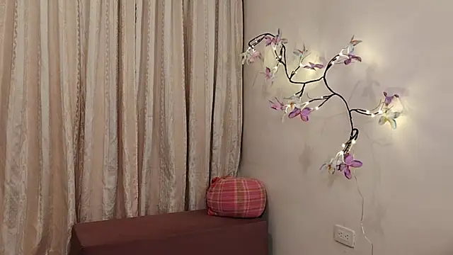 Chat +18 de Bella_Exhibition ao vivo