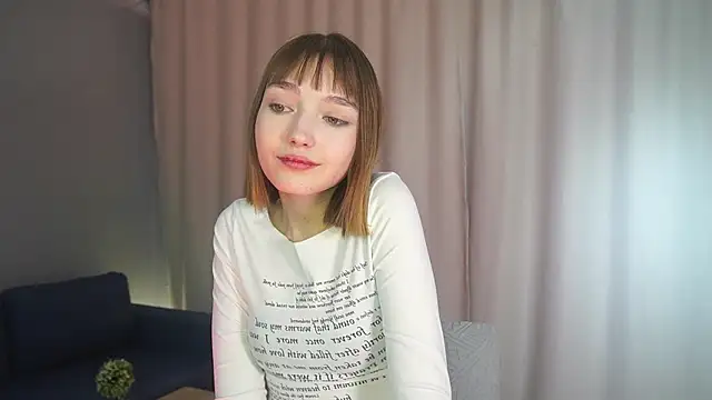 Chat +18 de Leyla_crsh ao vivo