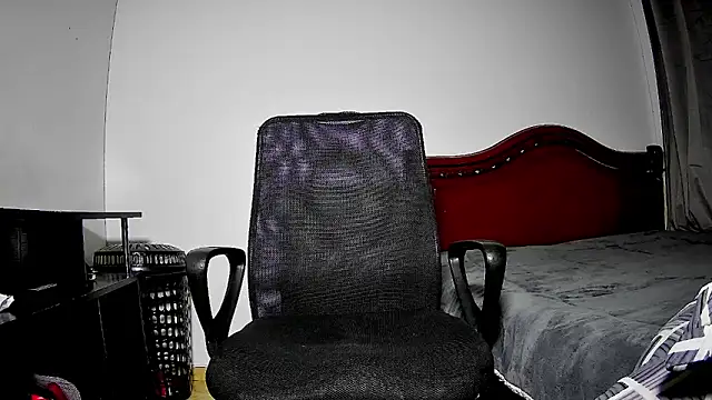 Nickiki-666 – Naživo XXX chat