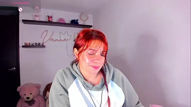 Vannessa__Shy 即時 XXX 聊天