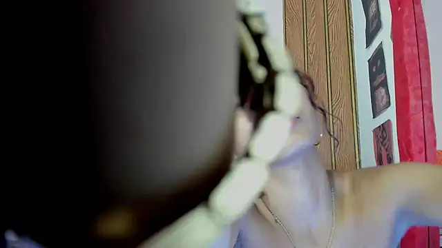 XXX chat uživo modela MarianaManzur