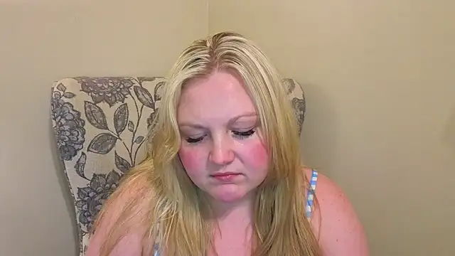 PhatAssBlond webkamerás műsora