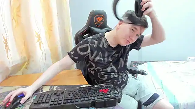 Show modela iliaskrislove na web-kameri