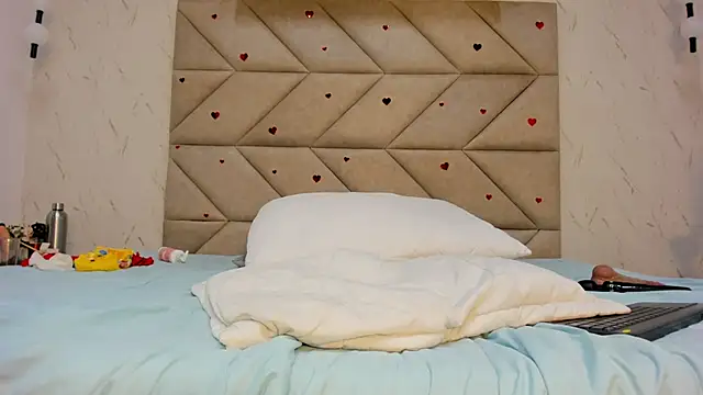 honeyannyy Show in webcam