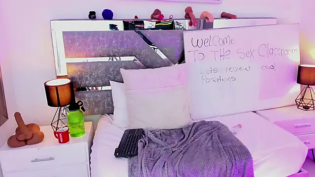 Slut_Milf_ Live XXX-chat