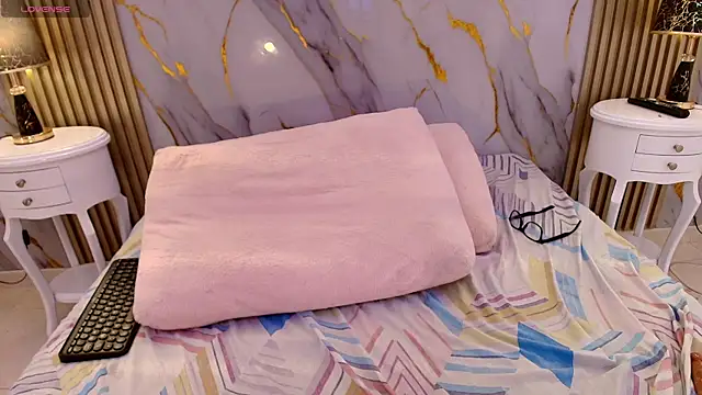 Charlotte_Greey's Live XXX Chat