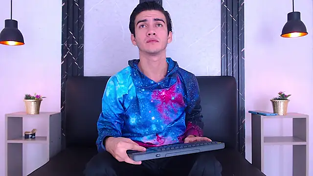 Pertunjukan Kamera Web Feiccer_Castquer