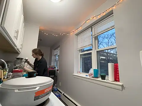 Snowbunnycake_131's Webcam Show