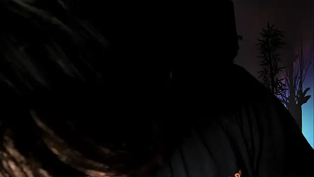 Giordano_Russo: διαδικτυακό σόου στην κάμερα