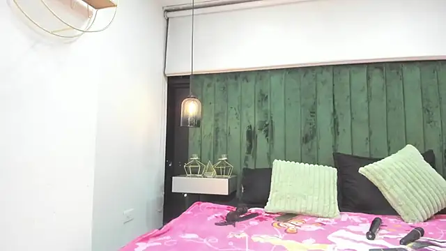 Онлайн чат XXX girl_amada