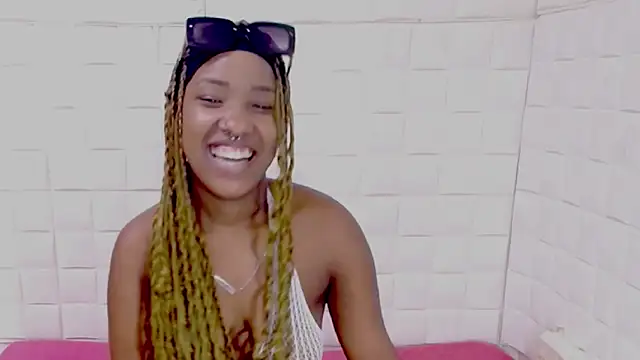 EroticSexyPrada 即時 XXX 聊天