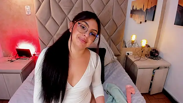 Cinthia_Cortes Adlı Modelin Canlı XXX Sohbeti