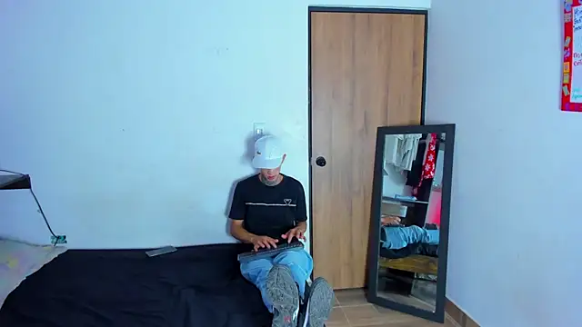 Show modela Darwinstark_ na web-kameri