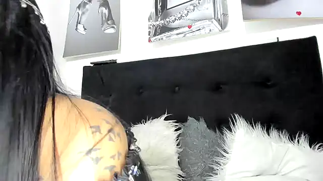 Tania_mature Adlı Modelin Canlı XXX Sohbeti