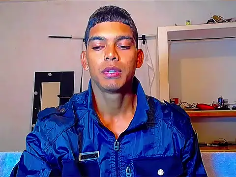 Pokazy przed kamerką – theMyke101