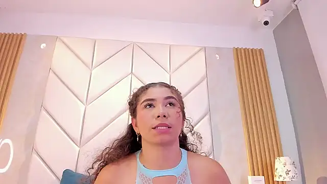 แชท XXX สดของ CamilaCastillo