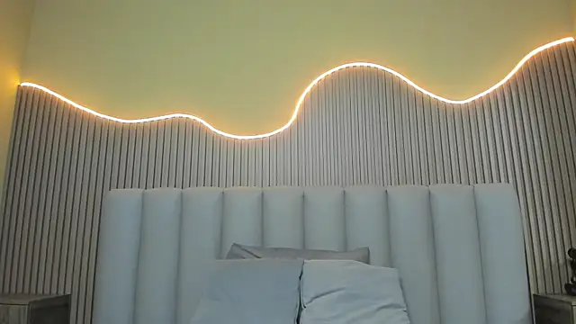 Michelle_Saenz_'s Webcam Show