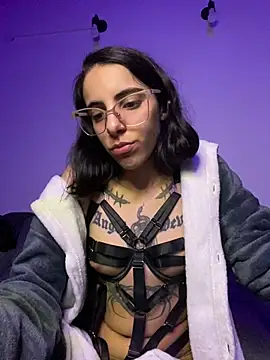 Pokazy przed kamerką – Poison_Ivy_29