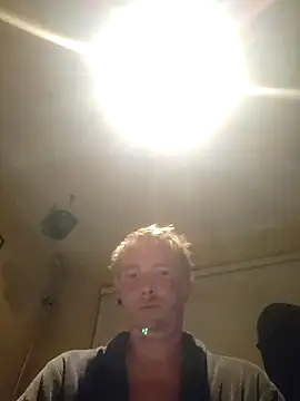 piercingpik Live XXX-chat