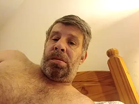 stud2512: онлайн-секс-чат