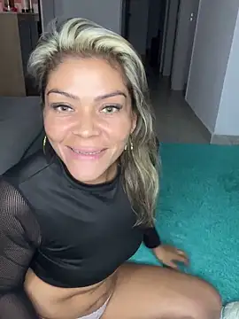 tabata_monroee Pertunjukan Webcam