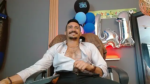 Reiko_85_ 在線直播表演