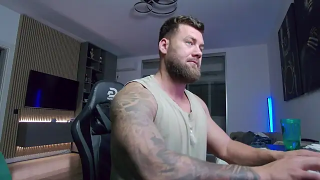 XXX chat uživo modela UbbeViking