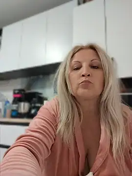 Czat XXX na żywo – Divineblond