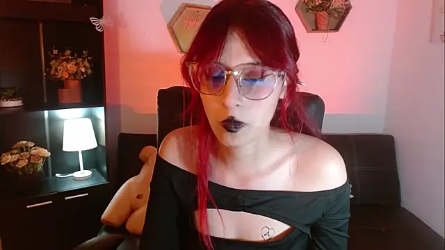 RedMeloddy's Live XXX Chat