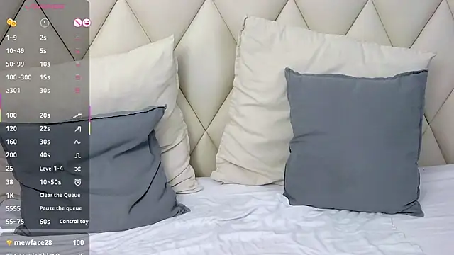 GinaBear Chat XXX live