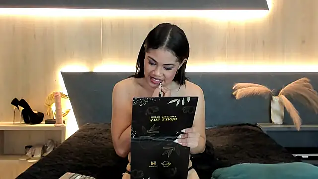 LorenaVarga – Naživo XXX chat