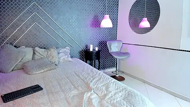 Pokazy przed kamerką – amaraa_rosee