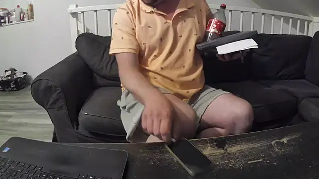 YourLoveBoyKevin webcam show