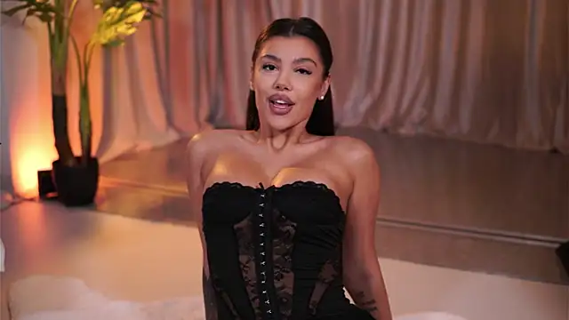 دردشة NatyDesiree الجنسية المباشرة