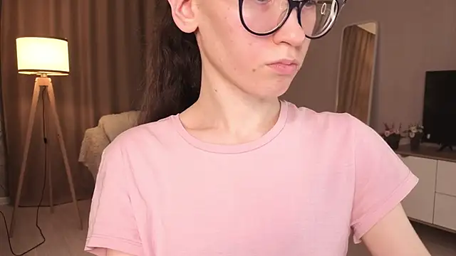 BettyBrowni Adlı Modelin Canlı XXX Sohbeti