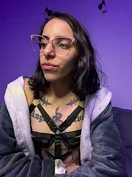 Poison_Ivy_29 Chat XXX in diretta