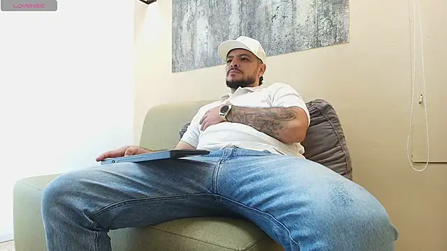 TROY_KIRK – Naživo XXX chat