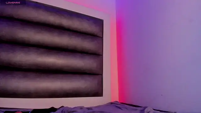 adhalee_js: онлайн-секс-чат