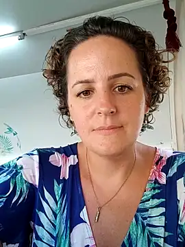 emiliemilf's Live XXX Chat