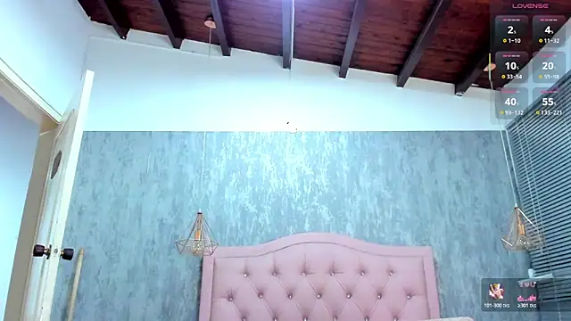 naomidibello's Webcam Show