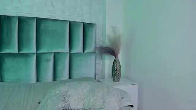 Онлайн чат XXX HollyPeach