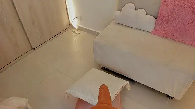 XXX chat uživo modela mariam_hill