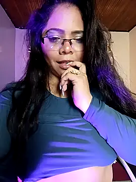 ROUSSE_SINCLAIR's Live XXX Chat