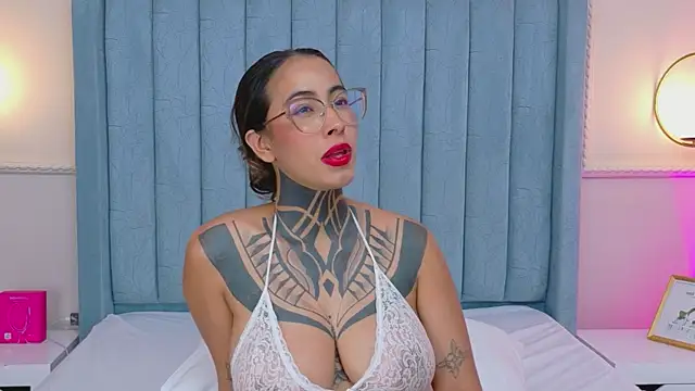 NicoleBlum Adlı Modelin Canlı XXX Sohbeti