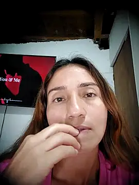 isaa-'s Live XXX Chat