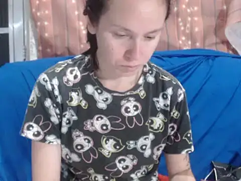 Venusluxodomme élő XXX-chatje